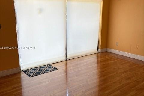 House in Miami, Florida 3 bedrooms, 167.87 sq.m. № 1950775 - photo 21