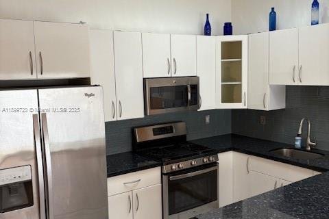 House in Miami, Florida 3 bedrooms, 167.87 sq.m. № 1950775 - photo 6