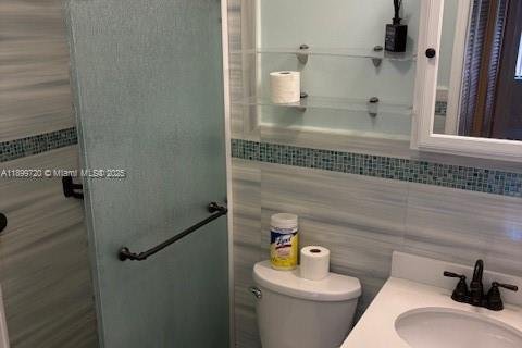 House in Miami, Florida 3 bedrooms, 167.87 sq.m. № 1950775 - photo 14