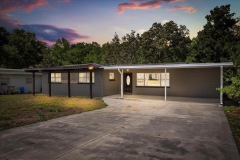 Casa en venta en Leesburg, Florida, 3 dormitorios, 136.38 m2 № 1618798 - foto 1
