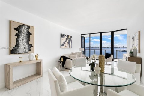 Купить кондоминиум в Майами, Флорида 3 спальни, 163.42м2, № 2056102 - фото 8