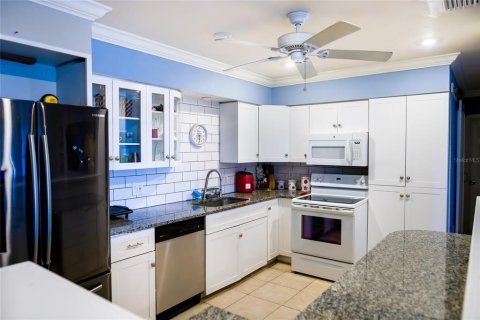 Villa ou maison à vendre à Bradenton, Floride: 3 chambres, 113.62 m2 № 1842130 - photo 11