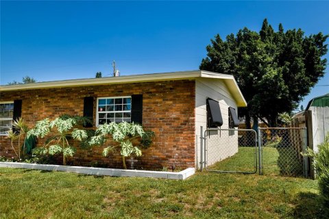 Villa ou maison à vendre à Bradenton, Floride: 3 chambres, 113.62 m2 № 1842130 - photo 4