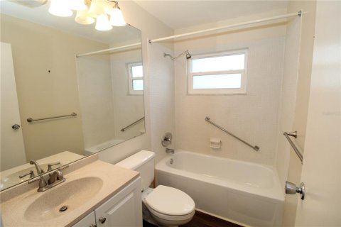 Condominio en alquiler en Sun City Center, Florida, 2 dormitorios, 91.42 m2 № 2099245 - foto 11