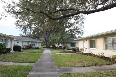 Condominio en alquiler en Sun City Center, Florida, 2 dormitorios, 91.42 m2 № 2099245 - foto 3