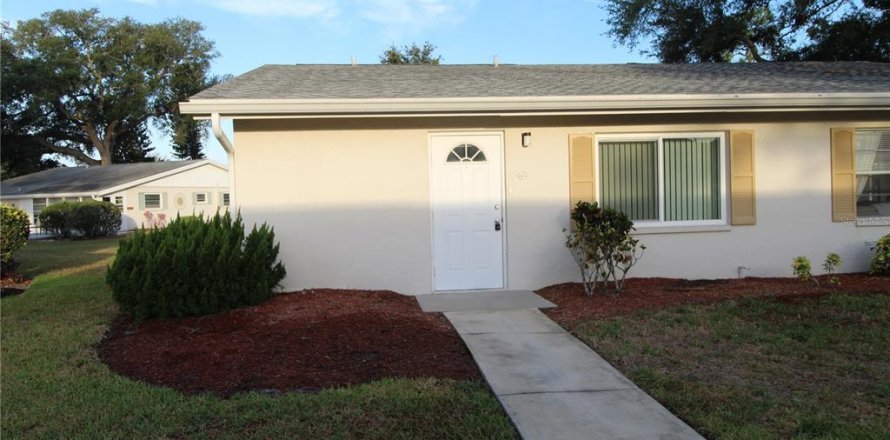 Condominio en Sun City Center, Florida, 2 dormitorios  № 2099245