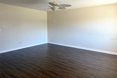 Condominio en alquiler en Sun City Center, Florida, 2 dormitorios, 91.42 m2 № 2099245 - foto 4