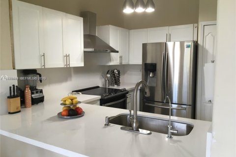 Condominio en Homestead, Florida, 3 dormitorios  № 1997463