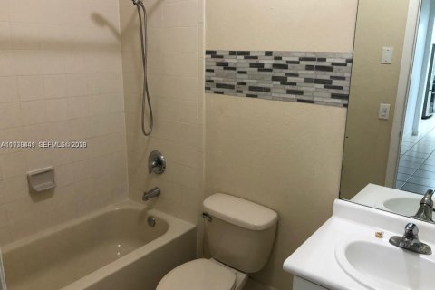 Condominio en alquiler en Homestead, Florida, 3 dormitorios, 109.81 m2 № 1997463 - foto 8