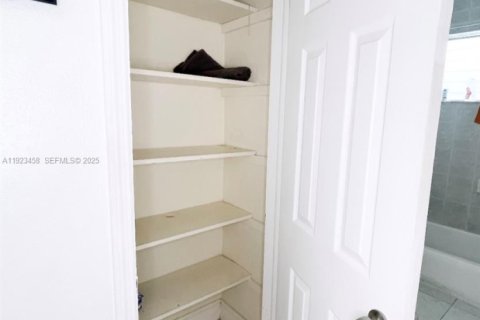 Copropriété à vendre à Miami Beach, Floride: 1 chambre, 63.08 m2 № 1977471 - photo 8