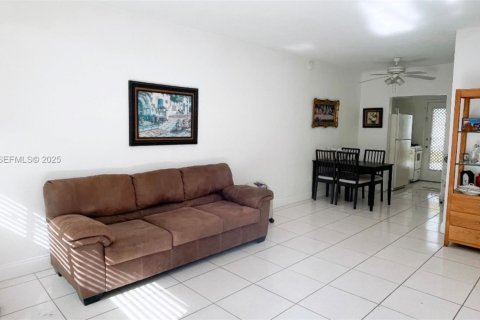 Copropriété à vendre à Miami Beach, Floride: 1 chambre, 63.08 m2 № 1977471 - photo 12