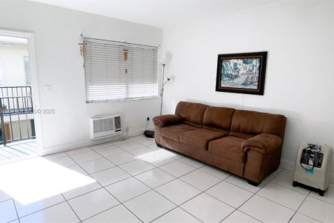 Copropriété à vendre à Miami Beach, Floride: 1 chambre, 63.08 m2 № 1977471 - photo 13