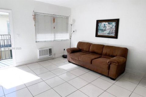 Copropriété à vendre à Miami Beach, Floride: 1 chambre, 63.08 m2 № 1977471 - photo 14