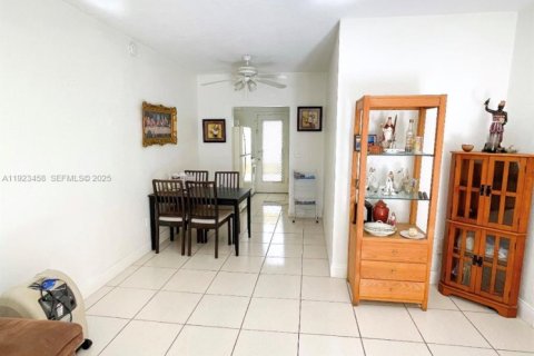 Copropriété à vendre à Miami Beach, Floride: 1 chambre, 63.08 m2 № 1977471 - photo 6
