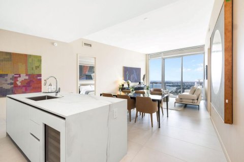 Condominio en Miami, Florida, 3 dormitorios  № 2435629