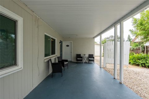 Villa ou maison à vendre à Sarasota, Floride: 2 chambres, 81.75 m2 № 2410635 - photo 24