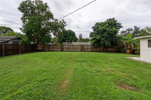 Villa ou maison à vendre à Sarasota, Floride: 2 chambres, 81.75 m2 № 2410635 - photo 29