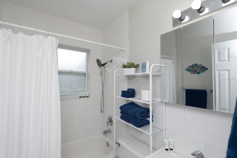 Villa ou maison à vendre à Sarasota, Floride: 2 chambres, 81.75 m2 № 2410635 - photo 19