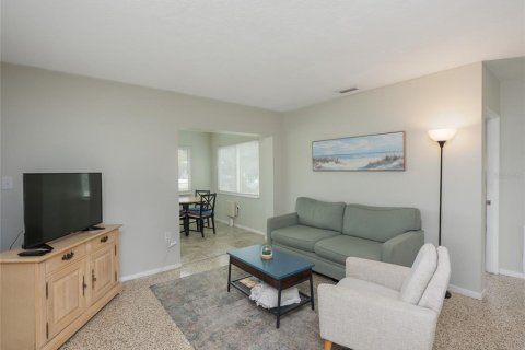 Villa ou maison à vendre à Sarasota, Floride: 2 chambres, 81.75 m2 № 2410635 - photo 3