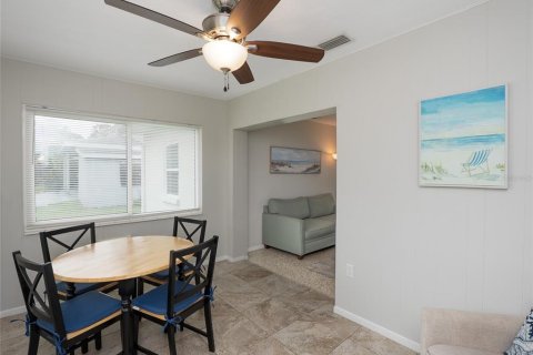 Villa ou maison à vendre à Sarasota, Floride: 2 chambres, 81.75 m2 № 2410635 - photo 10