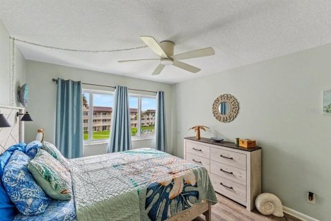 Condo in New Smyrna Beach, Florida, 1 bedroom  № 2294896 - photo 13