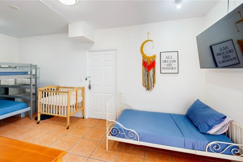 Купить виллу или дом в Майами, Флорида 4 спальни, 143.26м2, № 1845593 - фото 23