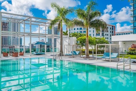 Купить кондоминиум в Майами, Флорида 2 спальни, 109.72м2, № 1947382 - фото 24