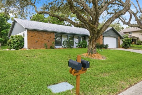 House in Hudson, Florida 3 bedrooms, 141.12 sq.m. № 2337423 - photo 2