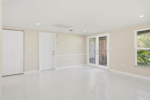 House in Hudson, Florida 3 bedrooms, 141.12 sq.m. № 2337423 - photo 6