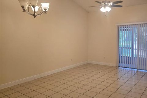 Townhouse in Kissimmee, Florida 3 bedrooms, 109.35 sq.m. № 2101717 - photo 6