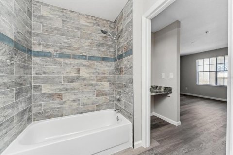Condo in Orlando, Florida, 1 bedroom  № 1651123 - photo 24