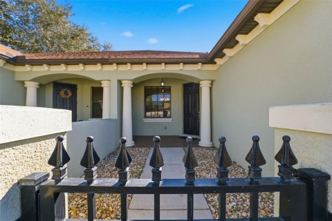 Dúplex en venta en Brooksville, Florida, 3 dormitorios, 139.35 m2 № 2092214 - foto 3