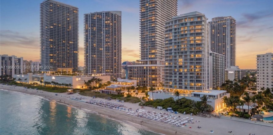 Condo à Hollywood, Floride, 4 chambres  № 2063224