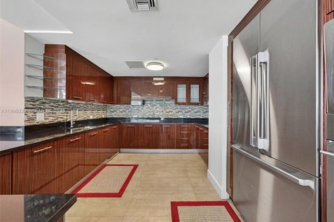 Copropriété à vendre à Hollywood, Floride: 4 chambres, 301 m2 № 2063224 - photo 19
