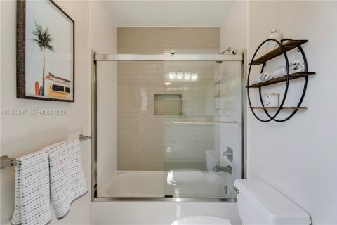 Villa ou maison à vendre à Palmetto Bay, Floride: 5 chambres, 288.18 m2 № 2033661 - photo 27