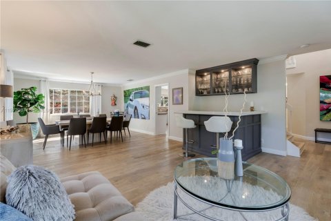 Villa ou maison à vendre à Palmetto Bay, Floride: 5 chambres, 288.18 m2 № 2033661 - photo 4