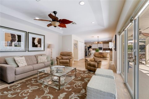 Villa ou maison à vendre à Palmetto Bay, Floride: 5 chambres, 288.18 m2 № 2033661 - photo 20