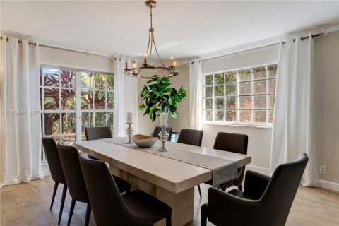 Villa ou maison à vendre à Palmetto Bay, Floride: 5 chambres, 288.18 m2 № 2033661 - photo 8