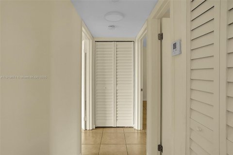 Copropriété à louer à Miami, Floride: 2 chambres, 89.65 m2 № 1974774 - photo 11