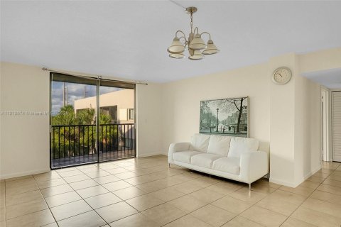 Copropriété à louer à Miami, Floride: 2 chambres, 89.65 m2 № 1974774 - photo 8