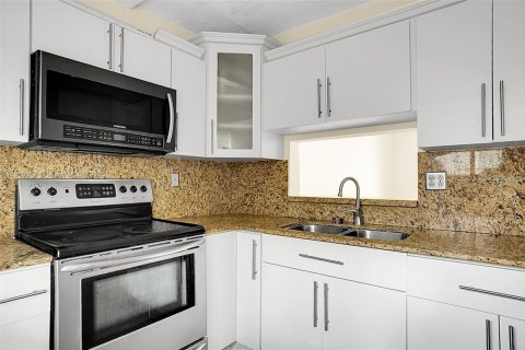 Copropriété à louer à Miami, Floride: 2 chambres, 89.65 m2 № 1974774 - photo 5