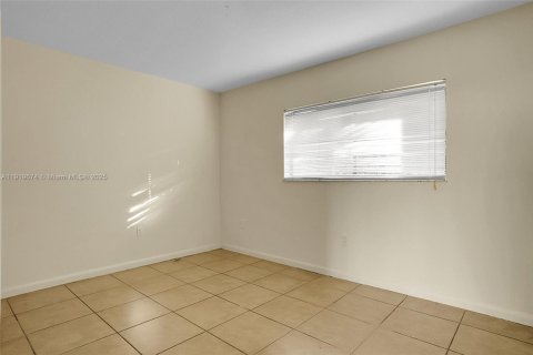 Copropriété à louer à Miami, Floride: 2 chambres, 89.65 m2 № 1974774 - photo 13