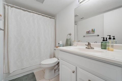 Снять в аренду кондоминиум в Стьюарт, Флорида 3 комнаты, 86.96м2, № 2185280 - фото 9
