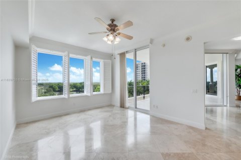Condo in Coral Gables, Florida, 3 bedrooms  № 1809845 - photo 9