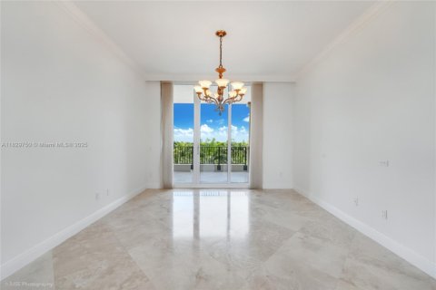 Condo in Coral Gables, Florida, 3 bedrooms  № 1809845 - photo 16
