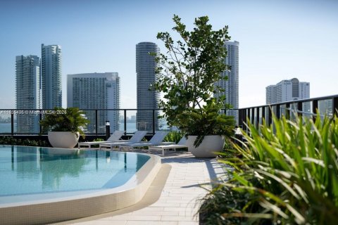 Apartamento en alquiler en Miami, Florida, 1 dormitorio, 74.32 m2 № 2180836 - foto 5