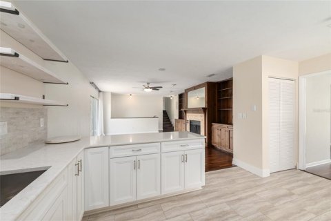House in Gainesville, Florida 4 bedrooms, 248.05 sq.m. № 2102249 - photo 18