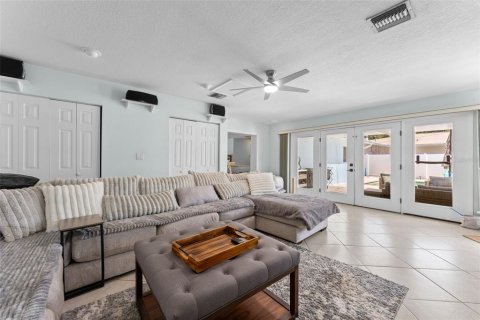 Villa ou maison à vendre à Saint Petersburg, Floride: 4 chambres, 165.92 m2 № 2210842 - photo 16