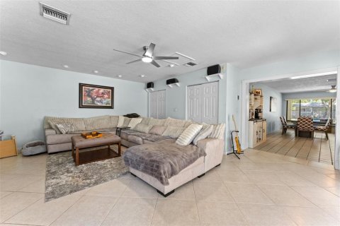 Villa ou maison à vendre à Saint Petersburg, Floride: 4 chambres, 165.92 m2 № 2210842 - photo 15