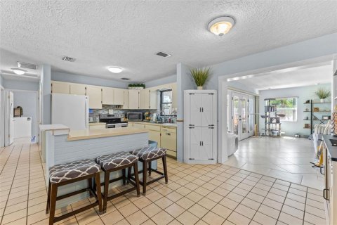Villa ou maison à vendre à Saint Petersburg, Floride: 4 chambres, 165.92 m2 № 2210842 - photo 9
